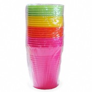 Farbige Becher